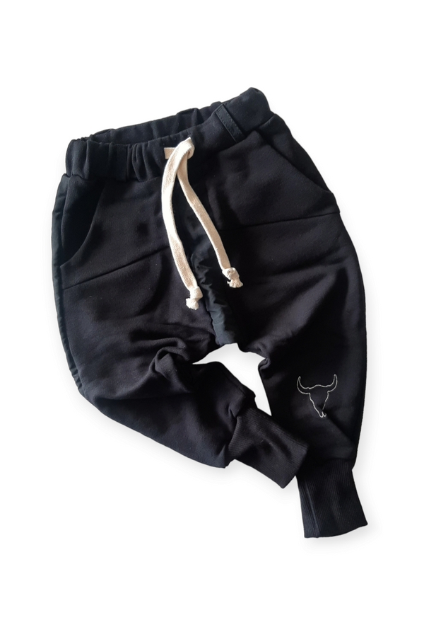 Booson Mustat Pantsit