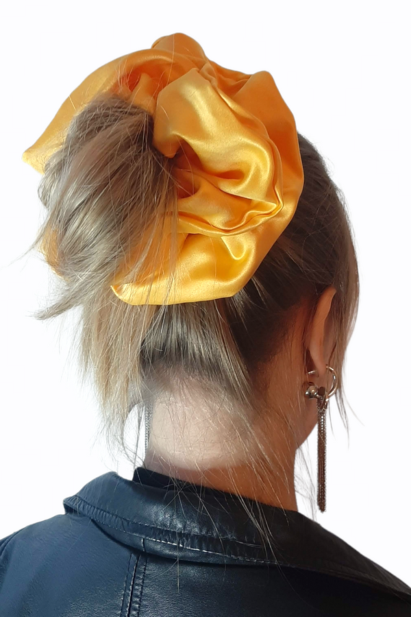 Mega Scrunchie Auringonkeltainen