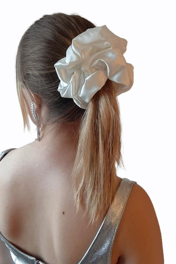 Mega Scrunchie Valkoinen