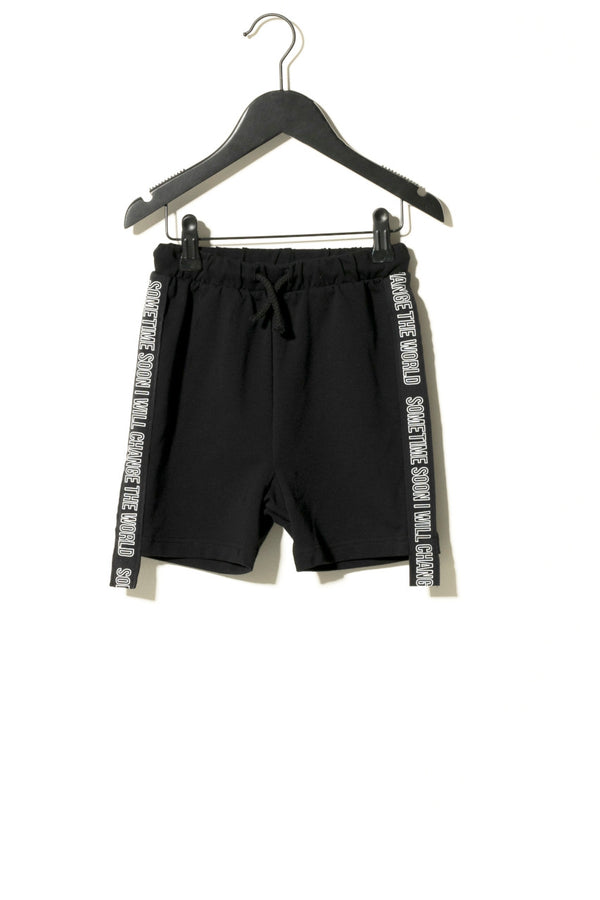 Mustat Elmo Shortsit
